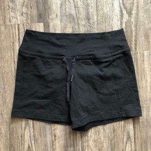 lululemon black shorts size 6 (U33)